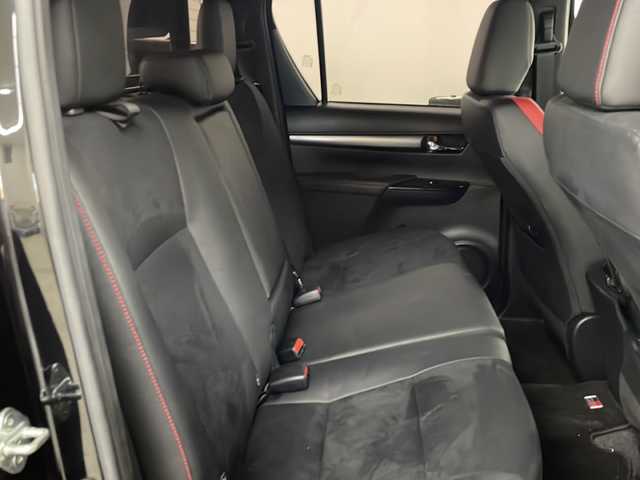 トヨタ ハイラックス Z GRスポーツ 長崎県 2023(令5)年 0.6万km アティチュードブラックマイカ トヨタセーフティセンス/・プリクラッシュセーフティ/・先行車発信告知/・レーンディパーチャーアラート/・レーンキープアシスト/純正8インチディスプレイオーディオ/・AppleCarplay対応/・Bluetooth/全方位モニター/４WD/クルーズコントロール/純正ETC/GRスポーツバー/ベッドライナー/IRカットフィルム/フォグライト/パドルシフト/LEDヘッドライト/ステアリングリモコン/純正バイザー/純正マット/純正１８インチアルミ/スマートキー/プッシュスタート