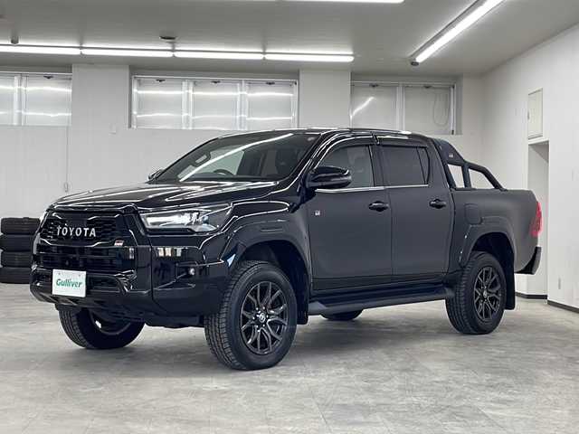 トヨタ ハイラックス Z GRスポーツ 長崎県 2023(令5)年 0.6万km アティチュードブラックマイカ トヨタセーフティセンス/・プリクラッシュセーフティ/・先行車発信告知/・レーンディパーチャーアラート/・レーンキープアシスト/純正8インチディスプレイオーディオ/・AppleCarplay対応/・Bluetooth/全方位モニター/４WD/クルーズコントロール/純正ETC/GRスポーツバー/ベッドライナー/IRカットフィルム/フォグライト/パドルシフト/LEDヘッドライト/ステアリングリモコン/純正バイザー/純正マット/純正１８インチアルミ/スマートキー/プッシュスタート