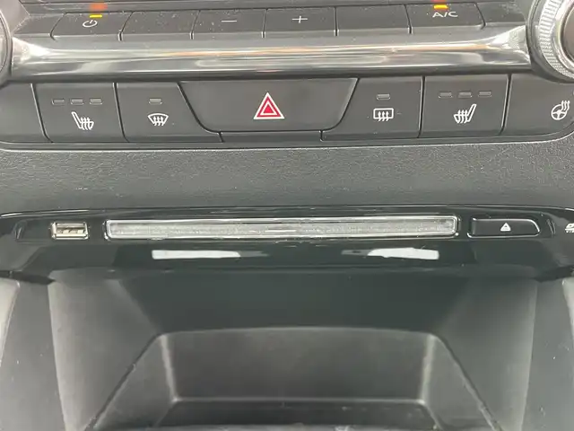 マツダ マツダ３セダン 20S Lパッケージ 千葉県 2019(令1)年 5.7万km ジェットブラックマイカ 純正8．8インチナビ/バックカメラ/レーダークルーズ/Bluetooth/フルセグ/オートハイビーム/BOSE/LEDヘッドライト/レザーシート/シートヒーター/ヘッドアップディスプレイ/電子パーキング/ETC