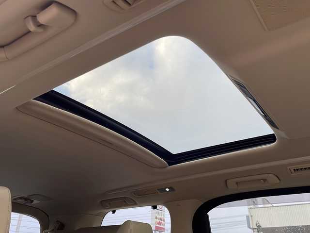 トヨタ アルファードハイブリット G 道北・旭川 2019(平31)年 5.5万km ホワイトパールクリスタルシャイン /4WD//ツインムーンルーフ//JBLサウンド//純正SDナビ//CD/DVD/BD/SD/MSV/BT/AUX/USB/フルセグ//両側パワースライドドア//ベージュ合皮シート//運転席メモリシート//パワーシート//シートヒーター＆エアシート//バックカメラ//パーキングアシスト//トヨタセーフティセンス//PCS/ACC/LTA/BSM/RCTA/PKSB/RSA//クリアランスソナー//オートハイビーム//オートライト//LEDヘッドライト//フォグライト//オートリトラミラー//オートワイパー//ビルトインETC2.0//前後ドライブレコーダー//後席サンシェード//純正フロアマット//ドアバイザー