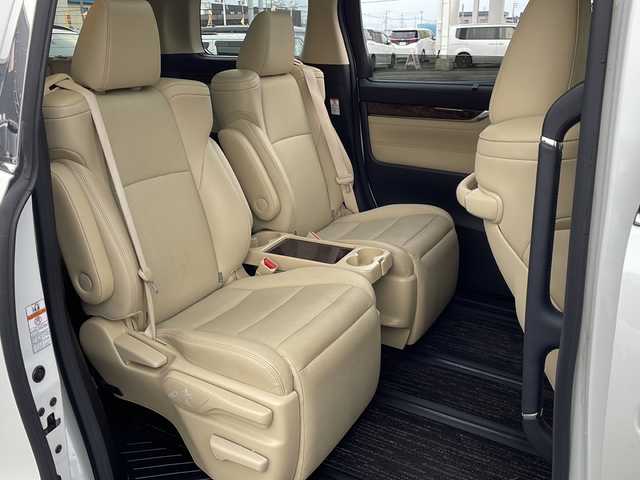 トヨタ アルファードハイブリット G 道北・旭川 2019(平31)年 5.5万km ホワイトパールクリスタルシャイン /4WD//ツインムーンルーフ//JBLサウンド//純正SDナビ//CD/DVD/BD/SD/MSV/BT/AUX/USB/フルセグ//両側パワースライドドア//ベージュ合皮シート//運転席メモリシート//パワーシート//シートヒーター＆エアシート//バックカメラ//パーキングアシスト//トヨタセーフティセンス//PCS/ACC/LTA/BSM/RCTA/PKSB/RSA//クリアランスソナー//オートハイビーム//オートライト//LEDヘッドライト//フォグライト//オートリトラミラー//オートワイパー//ビルトインETC2.0//前後ドライブレコーダー//後席サンシェード//純正フロアマット//ドアバイザー