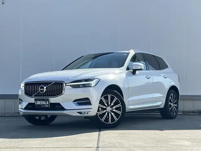 ボルボ ＸＣ６０ B5 AWD インスクリプション 東京都 2021(令3)年 2.8万km パール 純正ナビ/360°カメラ/ハーマンカードンスピーカー/AppleCarPlay/ヘッドアップディスプレイ/ブラインドスポットモニター/ETC/パワーバックドア/メモリーシート/シートヒーター