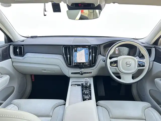 ボルボ ＸＣ６０ B5 AWD インスクリプション 東京都 2021(令3)年 2.8万km パール 純正ナビ/360°カメラ/ハーマンカードンスピーカー/AppleCarPlay/ヘッドアップディスプレイ/ブラインドスポットモニター/ETC/パワーバックドア/メモリーシート/シートヒーター