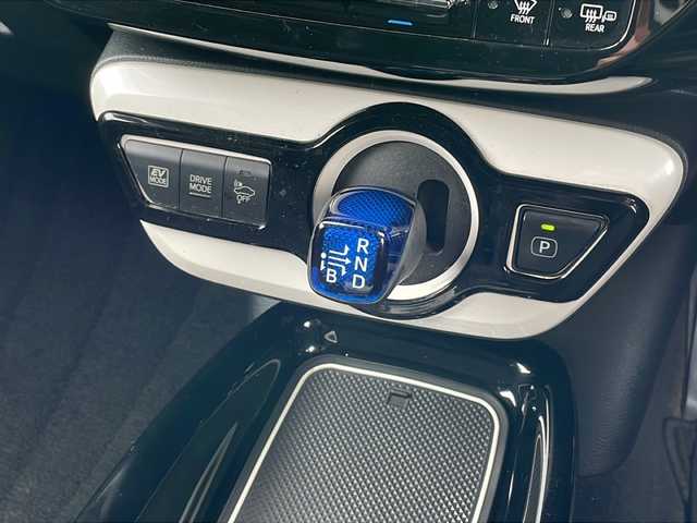 トヨタ プリウス A 福島県 2021(令3)年 7.4万km アティチュードブラックマイカ 4WD 純正ナビ LEDヘッドライト Bluetooth 衝突軽減ブレーキ コーナーセンサー ブラインドスポットモニター ドライブレコーダー ETC クルコン HUD オートハイビーム 純正フロアマット