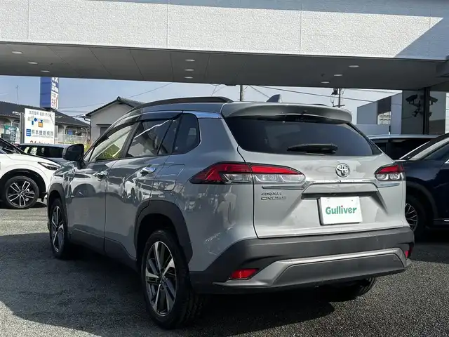 トヨタ カローラ クロス Z 熊本県 2023(令5)年 3万km セメントグレーメタリック ワンオーナー/純正ディスプレイーオーディオ/【Bluetooth/MiracastTM】/全周囲カメラ/バックカメラ/レーダークルーズコントロール/衝突軽減装置/レーンキープアシスト/コーナーセンサー/パワーバックドア/パワーシート/ハーフレザーシート/シートヒーター/ブレーキホールド/電動パーキング/純正18インチAW/前後ドライブレコーダー/ビルトインETC/オートLEDヘッドライト/ウィンカーミラー/プッシュスタート/ステアリングスイッチ/純正フロアマット/純正ドアバイザー/横滑り防止/盗難防止装置/保証書/取扱説明書