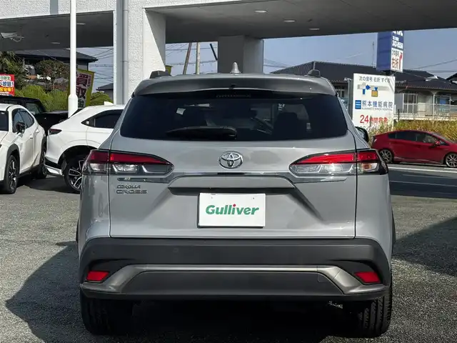 トヨタ カローラ クロス Z 熊本県 2023(令5)年 3万km セメントグレーメタリック ワンオーナー/純正ディスプレイーオーディオ/【Bluetooth/MiracastTM】/全周囲カメラ/バックカメラ/レーダークルーズコントロール/衝突軽減装置/レーンキープアシスト/コーナーセンサー/パワーバックドア/パワーシート/ハーフレザーシート/シートヒーター/ブレーキホールド/電動パーキング/純正18インチAW/前後ドライブレコーダー/ビルトインETC/オートLEDヘッドライト/ウィンカーミラー/プッシュスタート/ステアリングスイッチ/純正フロアマット/純正ドアバイザー/横滑り防止/盗難防止装置/保証書/取扱説明書