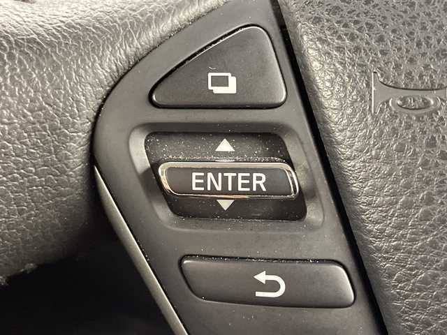 日産 エルグランド 250HWS アーバンクロム 大阪府 2017(平29)年 2.1万km ブリリアントホワイトパール フリップダウンモニター/純正メモリナビ/　　CD/DVD/BT/バックカメラ/両側パワースライドドア/クルーズコントロール/合皮ハーフレザーシート/オットマン/LEDオートライト/フォグランプ/純正18インチアルミホイール/スマートキー/ビルトインETC