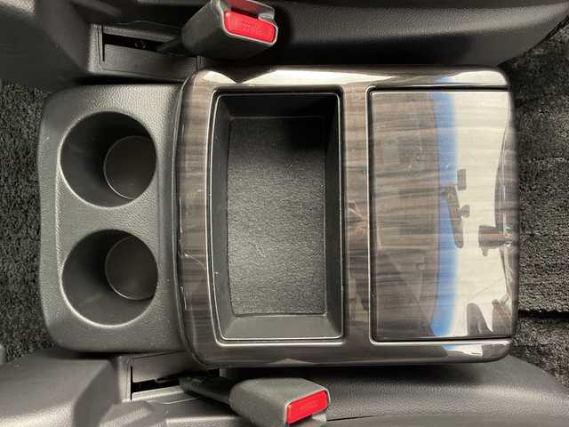 日産 エルグランド 250HWS アーバンクロム 大阪府 2017(平29)年 2.1万km ブリリアントホワイトパール フリップダウンモニター/純正メモリナビ/　　CD/DVD/BT/バックカメラ/両側パワースライドドア/クルーズコントロール/合皮ハーフレザーシート/オットマン/LEDオートライト/フォグランプ/純正18インチアルミホイール/スマートキー/ビルトインETC