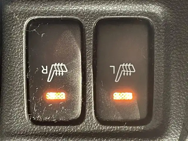 ダイハツ キャスト アクティバ GプライムコレSAⅡ 愛知県 2016(平28)年 6.2万km パールホワイトⅢ カロッツェリアナビ/(CD・DVD再生/SD/FM/AM/地デジ/Bluetooth/iPod)/スマートアシスト　/　　-衝突軽減ブレーキ　/　　-車線逸脱警報/　　-オートハイビーム/　　-先行車発進お知らせ機能/　　-誤発進抑制機能/シートヒーター　/ビルトインＥＴＣ　/ＬＥＤヘッドライト　/バックカメラ　/ＬＥＤフォグランプ　/パーキングセンサー　/アイドリングストップ　/純正フロアマット　/盗難防止/アクセサリーソケット