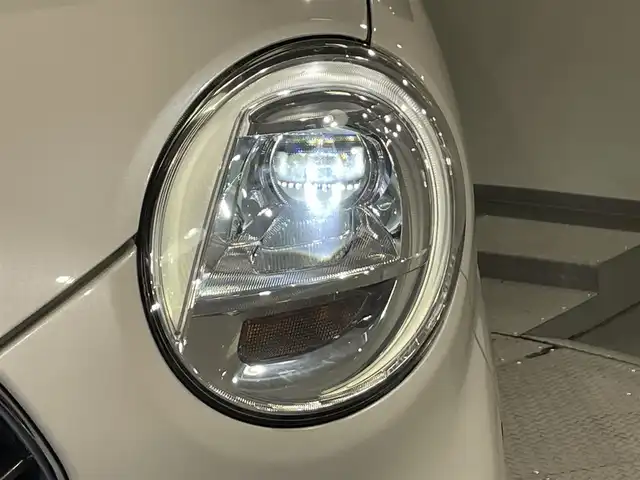 ダイハツ キャスト アクティバ GプライムコレSAⅡ 愛知県 2016(平28)年 6.2万km パールホワイトⅢ カロッツェリアナビ/(CD・DVD再生/SD/FM/AM/地デジ/Bluetooth/iPod)/スマートアシスト　/　　-衝突軽減ブレーキ　/　　-車線逸脱警報/　　-オートハイビーム/　　-先行車発進お知らせ機能/　　-誤発進抑制機能/シートヒーター　/ビルトインＥＴＣ　/ＬＥＤヘッドライト　/バックカメラ　/ＬＥＤフォグランプ　/パーキングセンサー　/アイドリングストップ　/純正フロアマット　/盗難防止/アクセサリーソケット