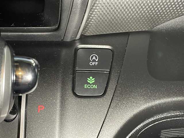 ホンダ フリード＋ G ホンダセンシング 千葉県 2018(平30)年 5.3万km モダンスティールM ホンダセンシング/・衝突軽減ブレーキ/・レーンキープアシスト/・オートマチックハイビーム/・アダプティブクルーズコントロール/純正9インチSDナビ/・CD/DVD/MSV/Bluetooth/フルセグ/バックカメラ/両後パワースライドドア/スマートキー/社外ドライブレコーダー/ビルトインETC/社外LEDヘッドライト/ヘッドライトレベライザー/ドアバイザー/新車時保証書＆取扱説明書