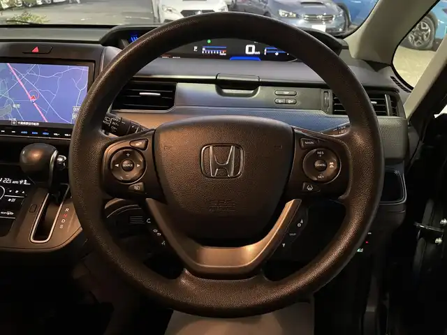 ホンダ フリード＋ G ホンダセンシング 千葉県 2018(平30)年 5.3万km モダンスティールM ホンダセンシング/・衝突軽減ブレーキ/・レーンキープアシスト/・オートマチックハイビーム/・アダプティブクルーズコントロール/純正9インチSDナビ/・CD/DVD/MSV/Bluetooth/フルセグ/バックカメラ/両後パワースライドドア/スマートキー/社外ドライブレコーダー/ビルトインETC/社外LEDヘッドライト/ヘッドライトレベライザー/ドアバイザー/新車時保証書＆取扱説明書