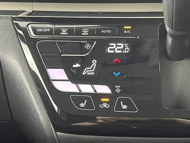 三菱 デリカミニ T プレミアム 愛知県 2023(令5)年 1.2万km ＤグリーンⅡ ワンオーナー/禁煙車/純正9インチディスプレイオーディオ/（AｐｐleCａｒPｌａｙ/AndroidAuto/Bluetooth/HDMI)/全方位カメラ/三菱e-Assist/・マイパイロット/・衝突軽減ブレーキ/・車線逸脱警報システム/・オートマチックハイビーム/追従式クルーズコントロール/ETC/両側パワースライドドア/シートヒーター/ステアリングヒーター/ヒルダウンアシスト/アイドリングストップ/スマートキー/プッシュスタート/ルーフレール/LEDヘッドライト/純正15インチアルミホイール/純正フロアマット