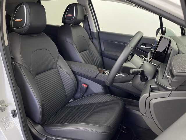 日産 オーラ G レザーエディション 鹿児島県 2022(令4)年 1.8万km ピュアホワイトパール 純正ナビ/（BT/フルセグTV）/エマージェンシーブレーキ/プロパイロット/BOSEプレミアムサウンド/アラウンドビューモニター/電動パーキングブレーキ/オートホールド機能/ワイヤレス充電/レザーシート/ブラインドスポットモニター/デジタルインナーミラー/革巻きステアリング/ステアリングスイッチ