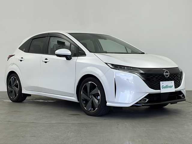 日産 オーラ G レザーエディション 鹿児島県 2022(令4)年 1.8万km ピュアホワイトパール 純正ナビ/（BT/フルセグTV）/エマージェンシーブレーキ/プロパイロット/BOSEプレミアムサウンド/アラウンドビューモニター/電動パーキングブレーキ/オートホールド機能/ワイヤレス充電/レザーシート/ブラインドスポットモニター/デジタルインナーミラー/革巻きステアリング/ステアリングスイッチ