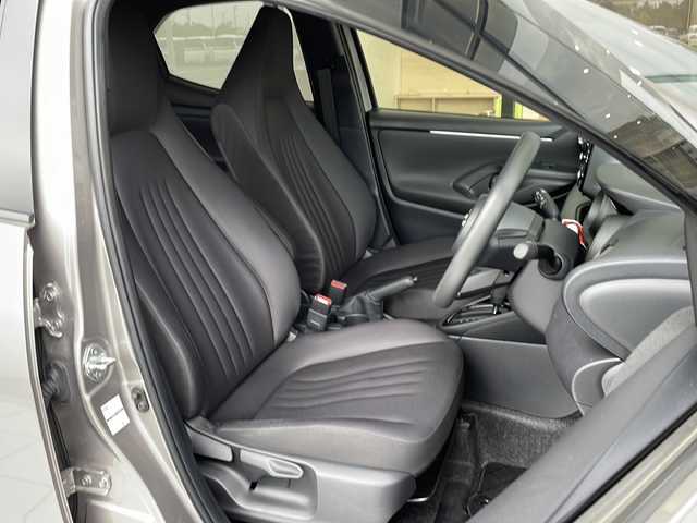 トヨタ ヤリス G 愛知県 2020(令2)年 1.2万km アバンギャルドブロンズメタリック トヨタセーフティセンス/純正8型ディスプレイオーディオ/レーダークルーズコントロール/Bluetooth/AppleCarPlay/バックカメラ/コーナーセンサー/社外AW/LEDヘッドライト/レーンキープアシスト/ドライブレコーダー/ETC/ステアリングスイッチ/スマートキー/プッシュスタート