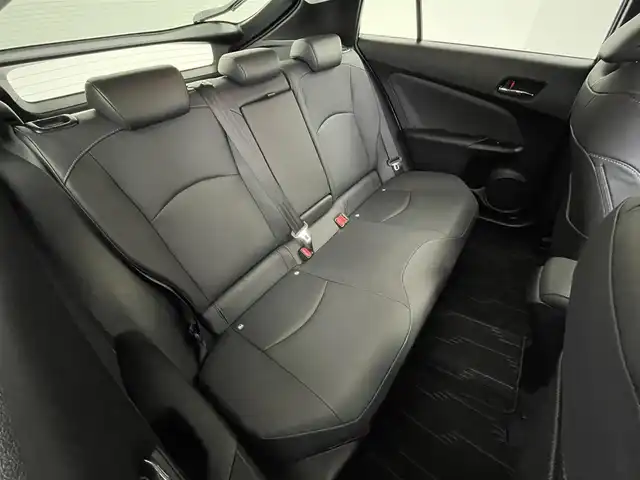 トヨタ プリウス S ツーリングセレクション 群馬県 2016(平28)年 7.6万km アティチュードブラックマイカ 純正９インチナビ　フルセグＴＶ　バックカメラ　前席シートヒーター　ステアリングスイッチ　オートエアコン　プッシュスタート　ビルトインＥＴＣ　前方ドライブレコーダー　ＬＥＤライト　スマートキー　禁煙