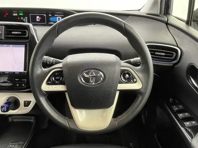 トヨタ プリウス S ツーリングセレクション 群馬県 2016(平28)年 7.6万km アティチュードブラックマイカ 純正９インチナビ　フルセグＴＶ　バックカメラ　前席シートヒーター　ステアリングスイッチ　オートエアコン　プッシュスタート　ビルトインＥＴＣ　前方ドライブレコーダー　ＬＥＤライト　スマートキー　禁煙