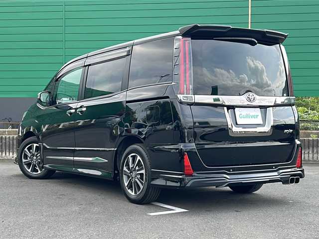 トヨタ ノア Si ダブルバイビーⅢ 茨城県 2020(令2)年 1.9万km ブラック 　モデリスタフルエアロ/　純正10インチナビ/　Bluetooth接続/フルセグTV/DVD再生可能/　トヨタセーフティセンス/　両側パワースライドドア/　ドライブレコーダー/　ビルトインETC2.0/　前後クリアランスソナー/　クルーズコントロール/　LEDヘッドライト/　LEDフォグランプ/　フォグランプ/　バックカメラ/　レーンキープアシスト/　純正16インチアルミホイール/　フロアマット/　禁煙車