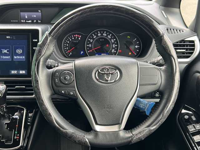 トヨタ ノア Si ダブルバイビーⅢ 茨城県 2020(令2)年 1.9万km ブラック 　モデリスタフルエアロ/　純正10インチナビ/　Bluetooth接続/フルセグTV/DVD再生可能/　トヨタセーフティセンス/　両側パワースライドドア/　ドライブレコーダー/　ビルトインETC2.0/　前後クリアランスソナー/　クルーズコントロール/　LEDヘッドライト/　LEDフォグランプ/　フォグランプ/　バックカメラ/　レーンキープアシスト/　純正16インチアルミホイール/　フロアマット/　禁煙車