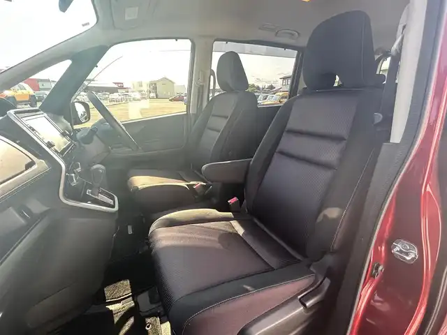日産 セレナ ハイウェイスター 岩手県 2017(平29)年 5.3万km マルーンレッド 2トーン 4WD/車線逸脱防止支援システム/　・SRSエアバッグ/　・スマートルームミラー/　・踏み間違い衝突防止アシスト/　・インテリジェントパーキング・アシスト/　・進入禁止標識検知/　・ふらつき警報/　・フロントバックソナー/　・電動パーキングブレーキ/　・オートブレーキホールド/エマージェンシーブレーキ/純正メモリナビ/　・DVD/アラウンドビューモニター/バックカメラ/LEDヘッドライト/純正15インチアルミホイール/ステアリングスイッチ/オートエアコン/アイドリングストップ/スマートキー/ETC