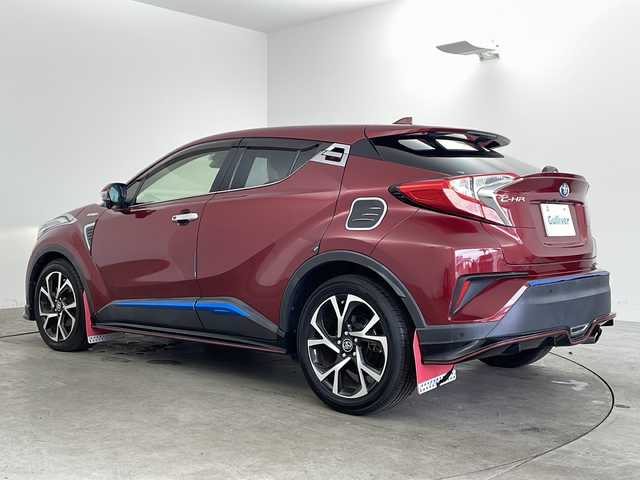 トヨタ Ｃ－ＨＲ G 兵庫県 2017(平29)年 3万km センシュアルレッドマイカ ・純正9インチナビ/SD/CD/DVD/TV/BT/・バックカメラ/・ビルトインETC/・トヨタセーフティセンス/・プリクラッシュセーフティ/・レーンディパーチャーアラート/・ブラインドスポットモニター/・クリアランスソナー/・オートハイビーム/・レーダークルーズコントロール/・ステアリングスイッチ/・運転席・助手席シートヒーター/・純正18インチアルミホイール/・社外エアロ/・LEDライト/・スマートキー/・スペアキー/・プッシュスタート