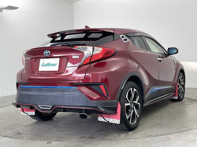 トヨタ Ｃ－ＨＲ G 兵庫県 2017(平29)年 3万km センシュアルレッドマイカ ・純正9インチナビ/SD/CD/DVD/TV/BT/・バックカメラ/・ビルトインETC/・トヨタセーフティセンス/・プリクラッシュセーフティ/・レーンディパーチャーアラート/・ブラインドスポットモニター/・クリアランスソナー/・オートハイビーム/・レーダークルーズコントロール/・ステアリングスイッチ/・運転席・助手席シートヒーター/・純正18インチアルミホイール/・社外エアロ/・LEDライト/・スマートキー/・スペアキー/・プッシュスタート
