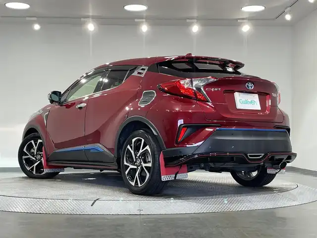トヨタ Ｃ－ＨＲ G 愛知県 2017(平29)年 3万km センシュアルレッドマイカ 純正９インチナビ/衝突軽減ブレーキ/レーダークルーズコントロール/ブラインドスポットモニター/レーンキープアシスト/クリアランスソナー/シートヒーター/バックカメラ/ビルトインＥＴＣ/プラズマクラスター/アクセサリーソケット/ISOFIX/純正フロアマット/純正18インチアルミホイール
