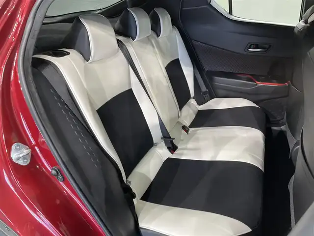 トヨタ Ｃ－ＨＲ G 愛知県 2017(平29)年 3万km センシュアルレッドマイカ 純正９インチナビ/衝突軽減ブレーキ/レーダークルーズコントロール/ブラインドスポットモニター/レーンキープアシスト/クリアランスソナー/シートヒーター/バックカメラ/ビルトインＥＴＣ/プラズマクラスター/アクセサリーソケット/ISOFIX/純正フロアマット/純正18インチアルミホイール