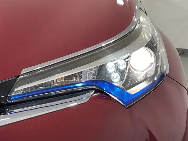 トヨタ Ｃ－ＨＲ G 愛知県 2017(平29)年 3万km センシュアルレッドマイカ 純正９インチナビ/衝突軽減ブレーキ/レーダークルーズコントロール/ブラインドスポットモニター/レーンキープアシスト/クリアランスソナー/シートヒーター/バックカメラ/ビルトインＥＴＣ/プラズマクラスター/アクセサリーソケット/ISOFIX/純正フロアマット/純正18インチアルミホイール
