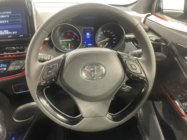 トヨタ Ｃ－ＨＲ G 愛知県 2017(平29)年 3万km センシュアルレッドマイカ 純正９インチナビ/衝突軽減ブレーキ/レーダークルーズコントロール/ブラインドスポットモニター/レーンキープアシスト/クリアランスソナー/シートヒーター/バックカメラ/ビルトインＥＴＣ/プラズマクラスター/アクセサリーソケット/ISOFIX/純正フロアマット/純正18インチアルミホイール