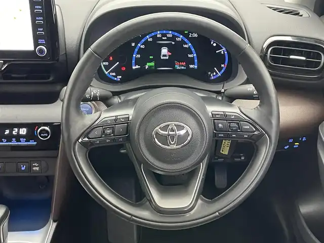 トヨタ ヤリスクロス ハイブリッド Z 愛知県 2022(令4)年 2.7万km ブラックマイカ 純正ＤＡナビ　フルセグＴＶ　シートヒーター　ハーフレザー　電動リアゲート　セーフティセンス　衝突軽減　追従クルコン　パワーシート　ハンドルヒーター　ＥＴＣ２．０　ＬＥＤオートライト　フォグランプ　電動パーキングブレーキ　前後ドラレコ　禁煙車