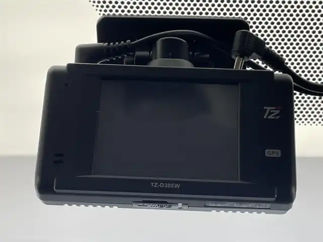 トヨタ ヤリスクロス ハイブリッド Z 愛知県 2022(令4)年 2.7万km ブラックマイカ 純正ＤＡナビ　フルセグＴＶ　シートヒーター　ハーフレザー　電動リアゲート　セーフティセンス　衝突軽減　追従クルコン　パワーシート　ハンドルヒーター　ＥＴＣ２．０　ＬＥＤオートライト　フォグランプ　電動パーキングブレーキ　前後ドラレコ　禁煙車