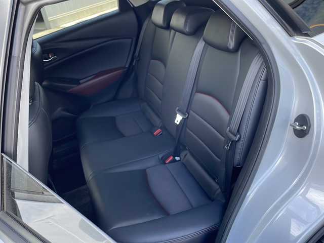 マツダ ＣＸ－３ XD ツーリング 道東・釧路十勝 2015(平27)年 8.1万km セラミックM ・4WD/・ディーゼルターボ/・純正マツダコネクトナビ/（フルセグ・BT・CD・DVD・ラジオ）/・バックカメラ/・レーダークルーズコントロール/・レザーシート/・スマートキー/・プッシュスタート/・衝突被害軽減ブレーキ/・レーンキープアシスト/・ブラインドスポットモニター/・ETC/・前席シートヒーター/・アイドリングストップ/・ステアリングスイッチ/・プッシュスタート/・電格ミラー