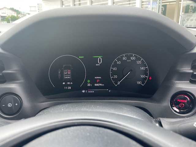 ホンダ ヴェゼル ハイブリッド e:HEV Z 神奈川県 2022(令4)年 6.9万km プラチナムホワイトパール 保証書/取扱説明書/ワンオーナー/純正SDナビ/（FM・AM・BT・CD・DVD・ipod・USB・フルセグTV）/衝突軽減システム/追従機能付きクルーズコントロール/ダウンヒルアシスト/パワーバックドア/カーテンエアバッグ/サイドエアバッグ/電動サイドブレーキ/ブレーキホールド/ハンドルヒーター/シートヒーター/ハーフレザーシート/LEDヘッドライト/オートライト/フォグランプ/純正AW１８インチ