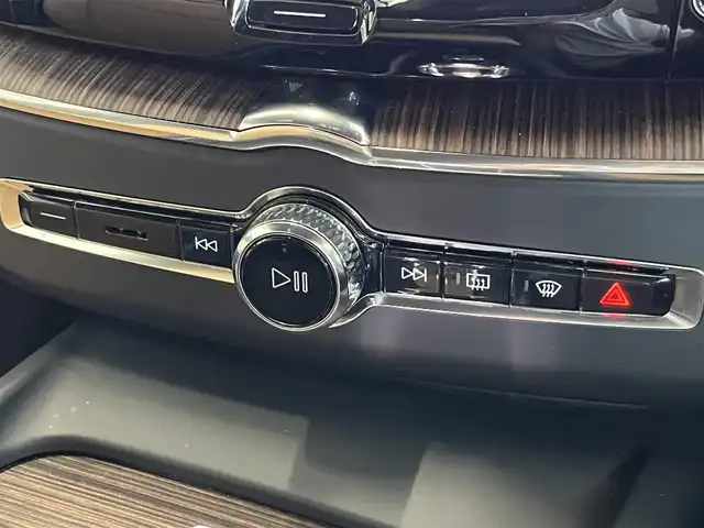 ボルボ ボルボ ＸＣ６０ アルティメット B5 AWD 山形県 2022(令4)年 3.7万km オニキスブラックP Googleモデル/Googleナビ/Bluetooth/USB/AppleCarPlay/Android Auto/ブラウンナッパレザーシート/シートヒーター（ALL）/ベンチレーション（D/N）/パノラマサンルーフ/アダプティブクルーズコントロール/レーンキープアシスト/ブラインドスポットアシスト/ヘッドアップディスプレイ/Harman/Kardonサウンド/電動リアゲート/・フットオープナー/ドライブモード/クリスタルシフト/LEDライト/オートハイビーム/純正19インチアルミ