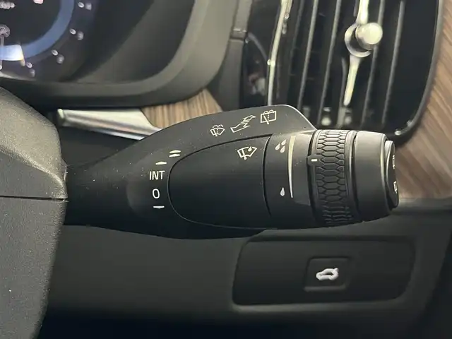 ボルボ ボルボ ＸＣ６０ アルティメット B5 AWD 山形県 2022(令4)年 3.7万km オニキスブラックP Googleモデル/Googleナビ/Bluetooth/USB/AppleCarPlay/Android Auto/ブラウンナッパレザーシート/シートヒーター（ALL）/ベンチレーション（D/N）/パノラマサンルーフ/アダプティブクルーズコントロール/レーンキープアシスト/ブラインドスポットアシスト/ヘッドアップディスプレイ/Harman/Kardonサウンド/電動リアゲート/・フットオープナー/ドライブモード/クリスタルシフト/LEDライト/オートハイビーム/純正19インチアルミ