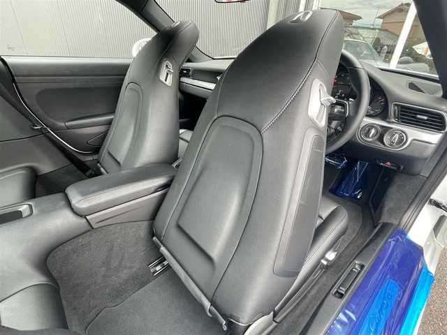 ポルシェ ９１１ カレラ 香川県 2018(平30)年 2.5万km 白 黒革/純正ナビ/パワーシート/シートヒーター/スポーツクロノpkg/スマートキー/電動格納ミラー/オートエアコン/HIDライト/前後コーナーセンサー/純正9インチアルミ/ETC