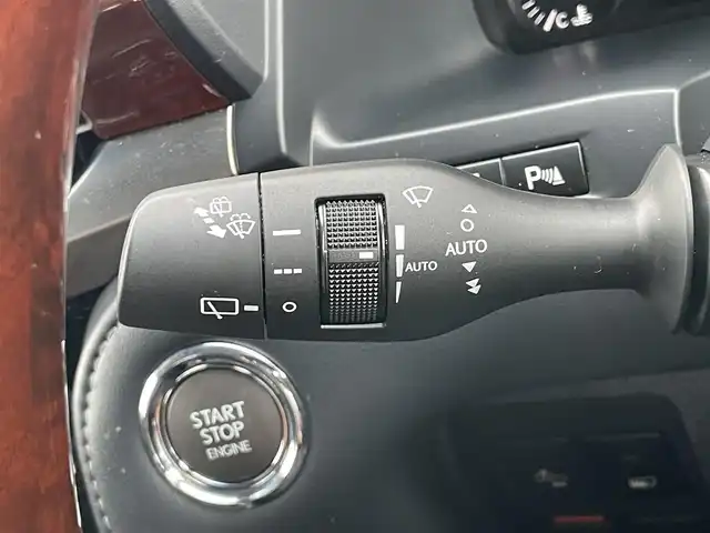 レクサス ＬＸ 570 千葉県 2018(平30)年 5.5万km ソニッククォーツ 純正ナビ/バックカメラ/マークレビンソン/サンルーフ/レザーシート/レーダークルーズコントロール/４ＷＤ/ＥＴＣ２．０/前席シートヒーター/パワーシート/エアサス/木目調ハンドル/前後コーナーセンサー