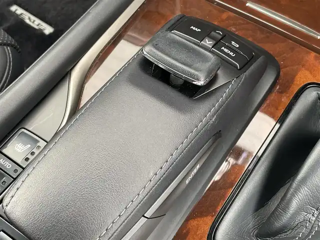 レクサス ＬＸ 570 千葉県 2018(平30)年 5.5万km ソニッククォーツ 純正ナビ/バックカメラ/マークレビンソン/サンルーフ/レザーシート/レーダークルーズコントロール/４ＷＤ/ＥＴＣ２．０/前席シートヒーター/パワーシート/エアサス/木目調ハンドル/前後コーナーセンサー