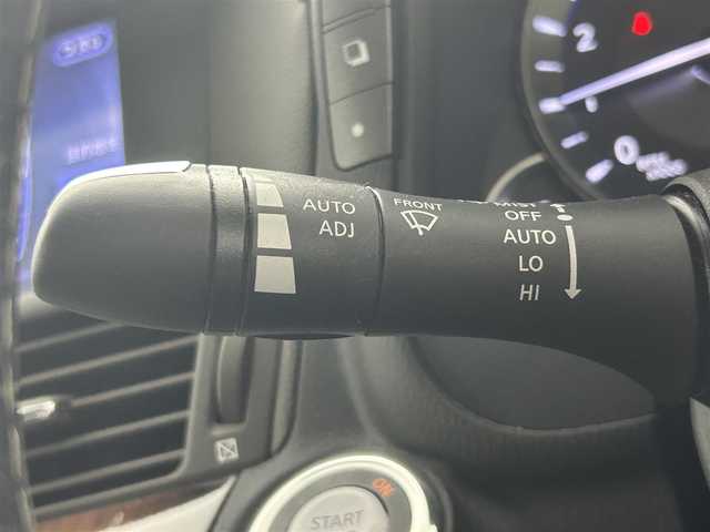日産 フーガ ハイブリッド VIP 埼玉県 2014(平26)年 4.3万km アルティメイトメタルシルバー 純正ナビ　バックカメラ　サイドカメラ　追従クルコン レザーシート シートヒーター ベンチレーション メモリー付パワーシート 衝突軽減システム オートライト 純正18インチアルミホイール ETC