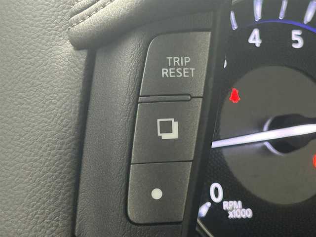 日産 フーガ ハイブリッド VIP 埼玉県 2014(平26)年 4.3万km アルティメイトメタルシルバー 純正ナビ　バックカメラ　サイドカメラ　追従クルコン レザーシート シートヒーター ベンチレーション メモリー付パワーシート 衝突軽減システム オートライト 純正18インチアルミホイール ETC