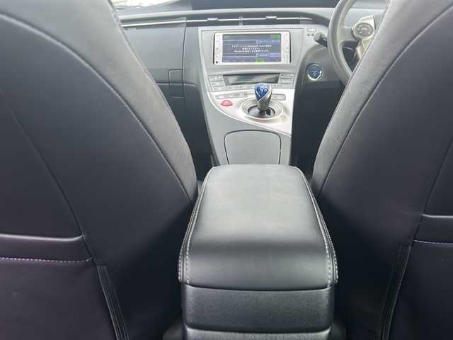 トヨタ プリウス S ツーリングセレ マイコーデ 沖縄県 2013(平25)年 5.6万km 青 純正ナビ・TV・Bluetooth・CD/バックカメラ/ETC/純正アルミ/LEDヘッドライト/ステアリングスイッチ/ヘッドライトウォッシャー/ウィンカードアミラー/フォグランプ/スマートキー