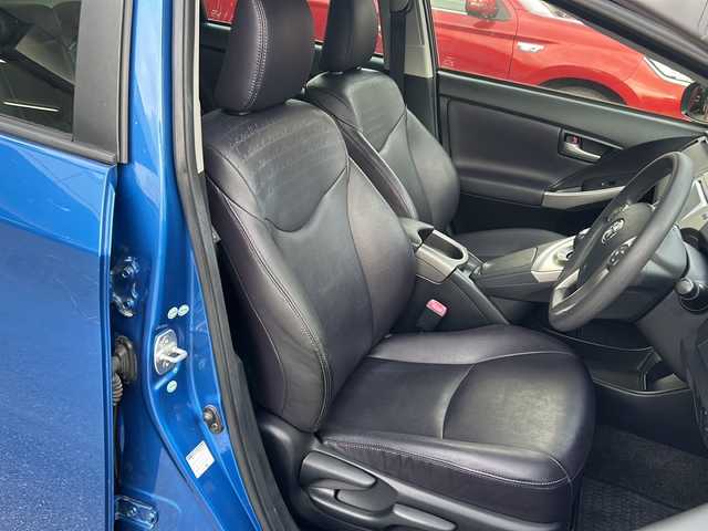 トヨタ プリウス S ツーリングセレ マイコーデ 沖縄県 2013(平25)年 5.6万km 青 純正ナビ・TV・Bluetooth・CD/バックカメラ/ETC/純正アルミ/LEDヘッドライト/ステアリングスイッチ/ヘッドライトウォッシャー/ウィンカードアミラー/フォグランプ/スマートキー