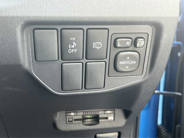 トヨタ プリウス S ツーリングセレ マイコーデ 沖縄県 2013(平25)年 5.6万km 青 純正ナビ・TV・Bluetooth・CD/バックカメラ/ETC/純正アルミ/LEDヘッドライト/ステアリングスイッチ/ヘッドライトウォッシャー/ウィンカードアミラー/フォグランプ/スマートキー