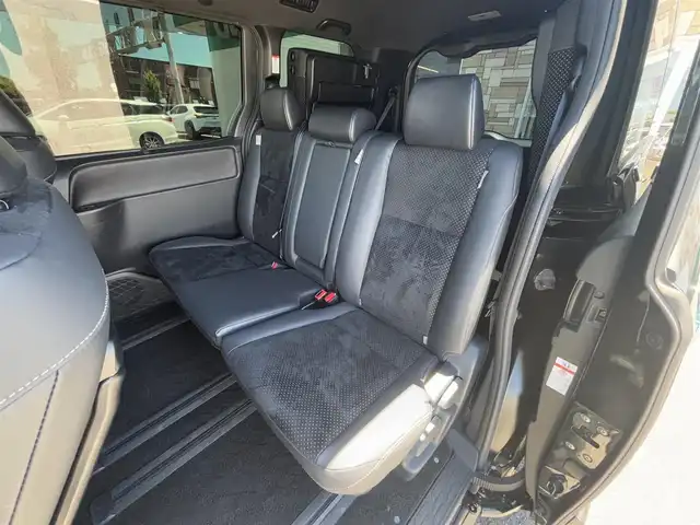 トヨタ ヴォクシー ZS 煌Ⅲ 徳島県 2021(令3)年 3.9万km イナズマスパーキングブラックガラスフレーク ディーラーop10インチナビ/（バックカメラ/フルセグTV/CD/DVD）/純正12インチフリップダウンモニター/両側パワースライドドア/クルーズコントロール/LDA/PKSB/クリアランスソナー/LEDヘッドライト/オートライト/純正16AW/純正フロアマット/ETC2.0/スペアキー