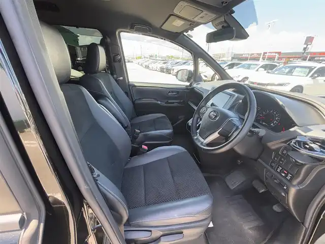 トヨタ ヴォクシー ZS 煌Ⅲ 徳島県 2021(令3)年 3.9万km イナズマスパーキングブラックガラスフレーク ディーラーop10インチナビ/（バックカメラ/フルセグTV/CD/DVD）/純正12インチフリップダウンモニター/両側パワースライドドア/クルーズコントロール/LDA/PKSB/クリアランスソナー/LEDヘッドライト/オートライト/純正16AW/純正フロアマット/ETC2.0/スペアキー