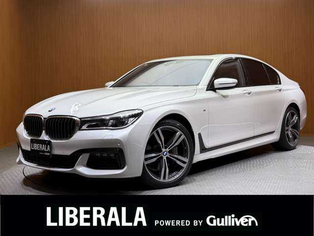 ＢＭＷ ７４０ｄ xDrive Mスポーツ 千葉県 2017(平29)年 3.8万km ミネラルホワイト ＳＲ　/黒革　/ＡＣＣ　/ナビ　/ＣａｒＰｌａｙ　/ＴＶ　/３６０°ｈａｒｍａｎｋａｒｄｏｎサウンド　/ＨＵＤ　/ＢＭＷレーザーライト　/シートＨ　/電動リアゲート　/アンビエントライト　/衝突軽減Ｂ　/ＢＳＭ　/ＬＫＡ　/ＥＴＣ