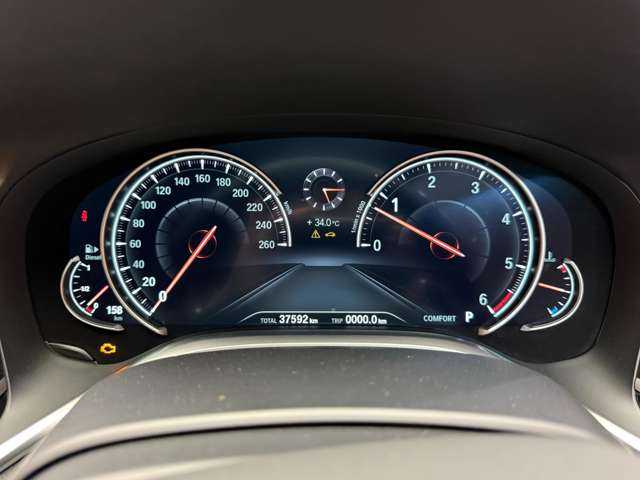 ＢＭＷ ７４０ｄ xDrive Mスポーツ 千葉県 2017(平29)年 3.8万km ミネラルホワイト ＳＲ　/黒革　/ＡＣＣ　/ナビ　/ＣａｒＰｌａｙ　/ＴＶ　/３６０°ｈａｒｍａｎｋａｒｄｏｎサウンド　/ＨＵＤ　/ＢＭＷレーザーライト　/シートＨ　/電動リアゲート　/アンビエントライト　/衝突軽減Ｂ　/ＢＳＭ　/ＬＫＡ　/ＥＴＣ