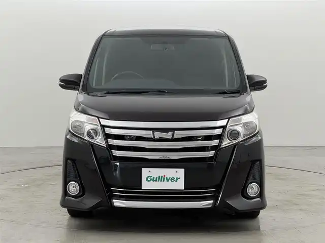 トヨタ ノア Si 福岡県 2014(平26)年 6万km ボルドーマイカメタリック 純正ナビ（フルセグＴＶ、Ｂｌｕｅｔｏｏｔｈ）　/ビルトインＥＴＣ　/バックカメラ　/後席用モニター　/両側パワースライドドア　/横滑り防止装置　/盗難防止システム　/純正１６インチアルミホイール　/ＬＥＤヘッドライト